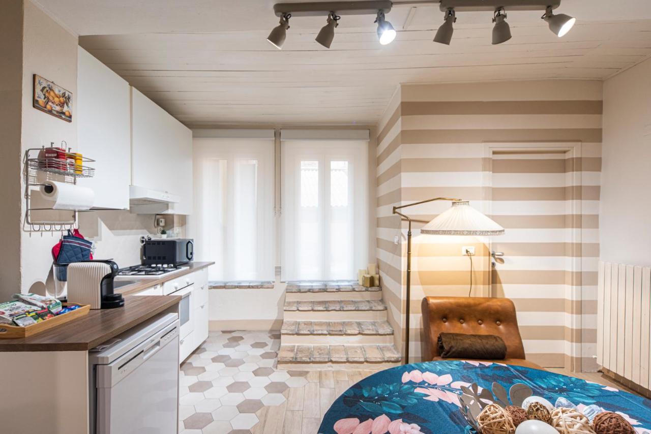 רג'ו אמיליה Reggio Center Lovely Apartments מראה חיצוני תמונה