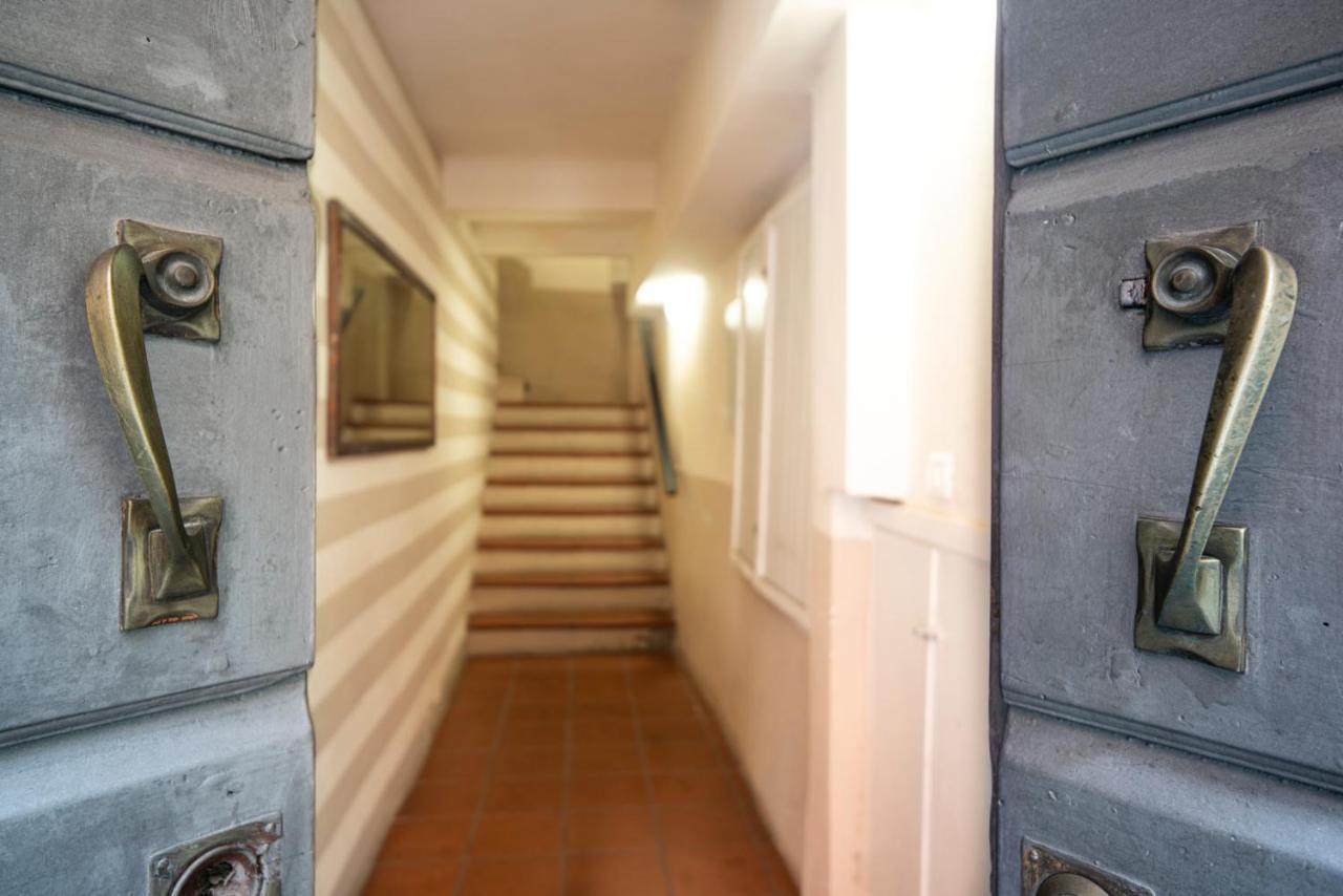 רג'ו אמיליה Reggio Center Lovely Apartments מראה חיצוני תמונה