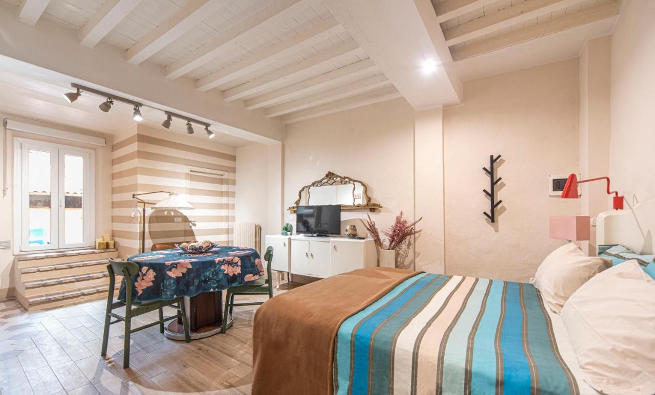 רג'ו אמיליה Reggio Center Lovely Apartments מראה חיצוני תמונה