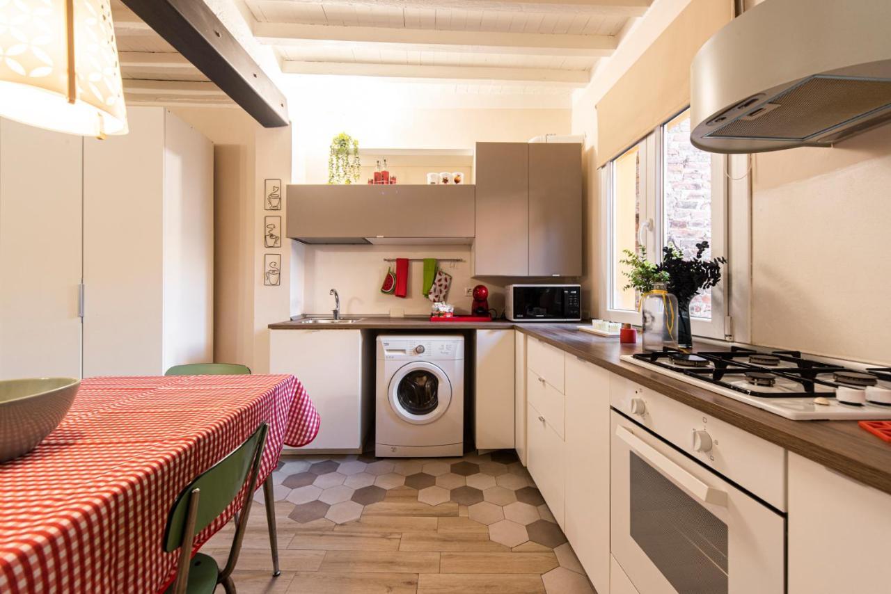 רג'ו אמיליה Reggio Center Lovely Apartments מראה חיצוני תמונה