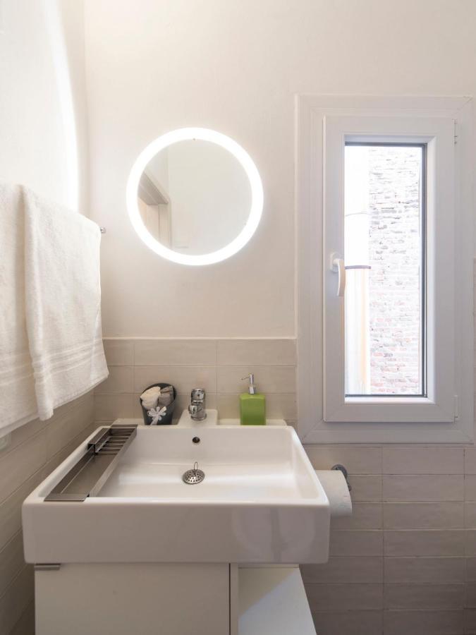 רג'ו אמיליה Reggio Center Lovely Apartments מראה חיצוני תמונה