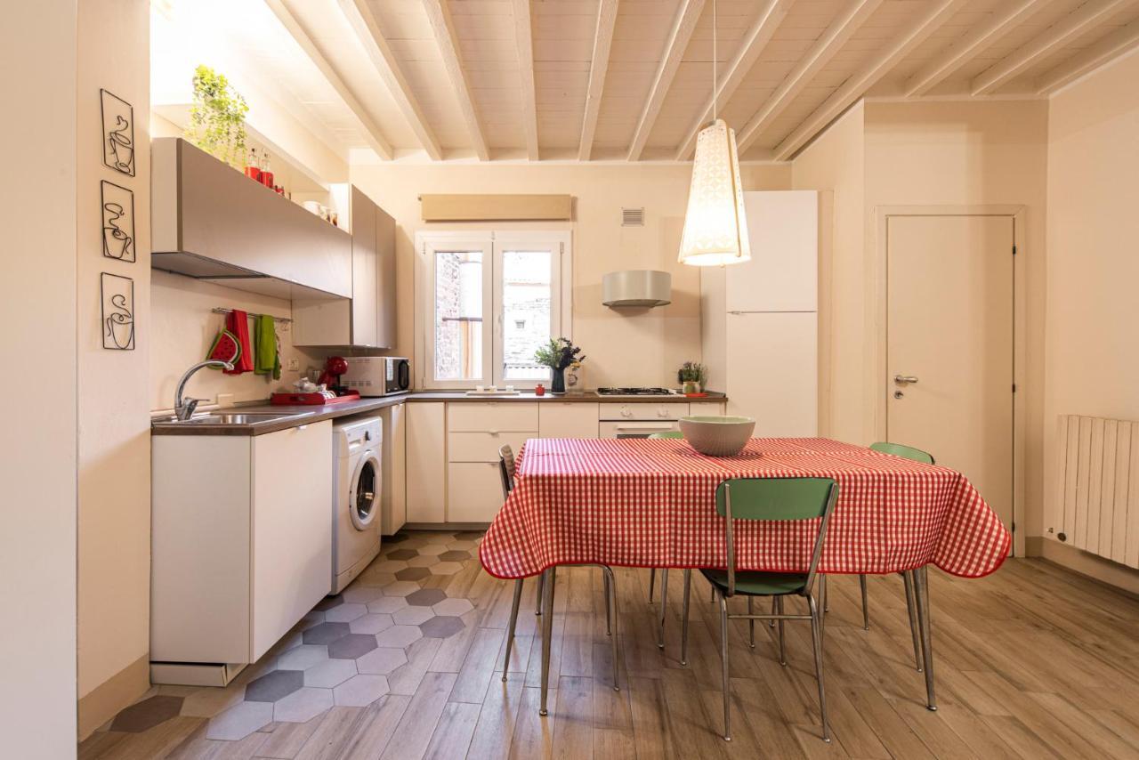 רג'ו אמיליה Reggio Center Lovely Apartments מראה חיצוני תמונה