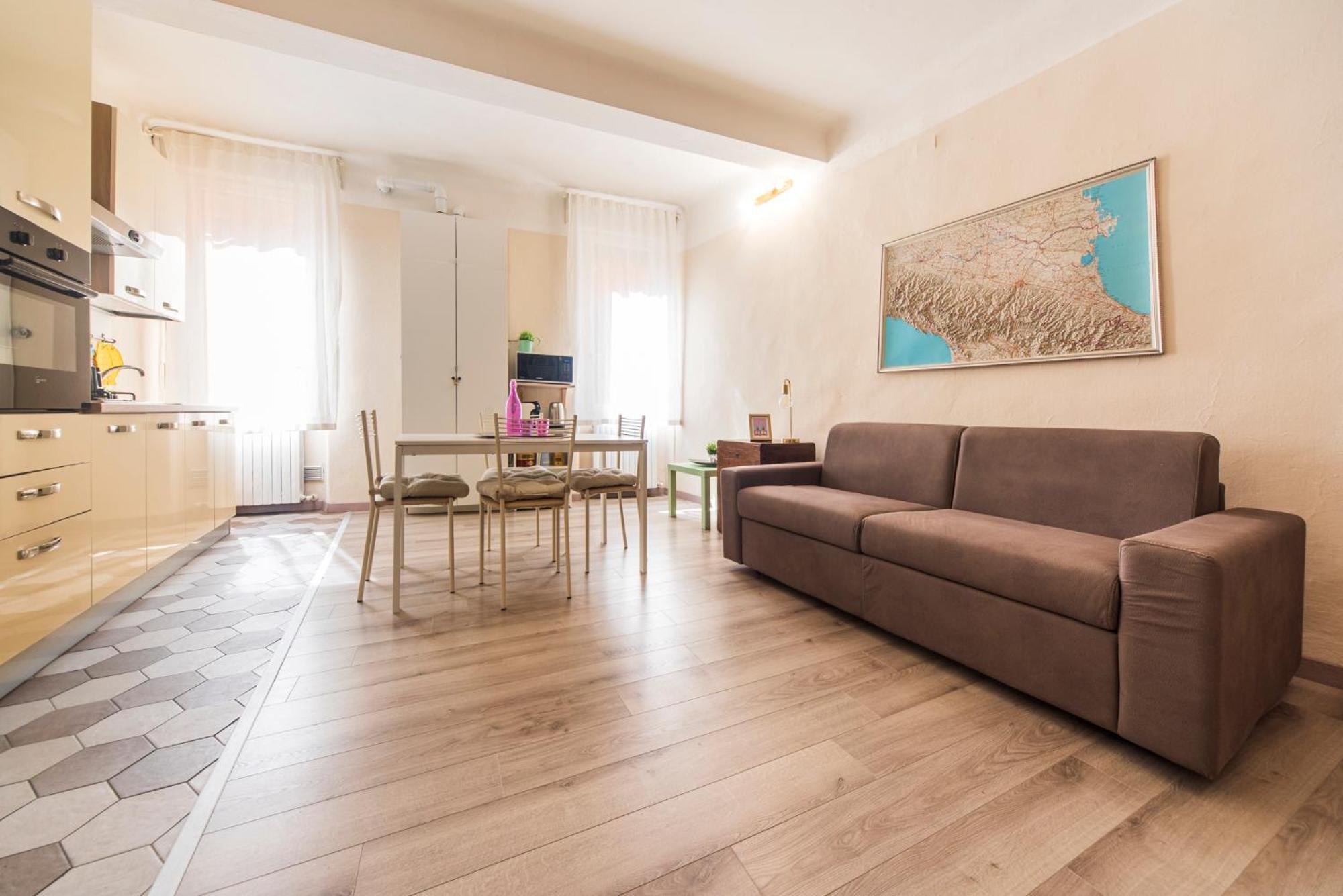 רג'ו אמיליה Reggio Center Lovely Apartments מראה חיצוני תמונה